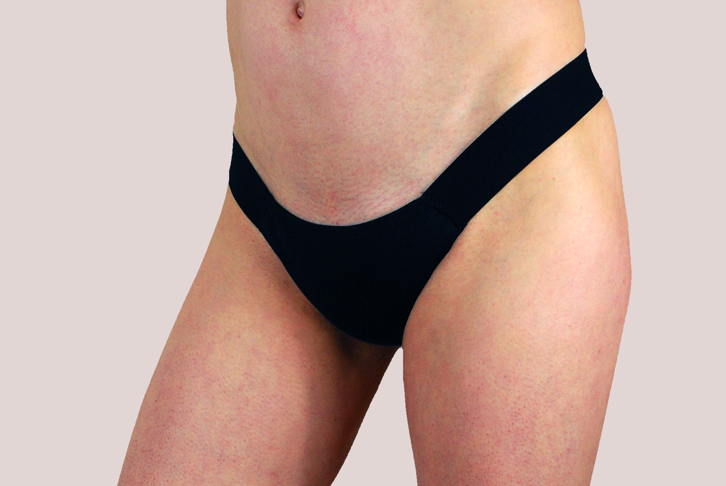 ESSENTIAL TUCK THONG / BLACK