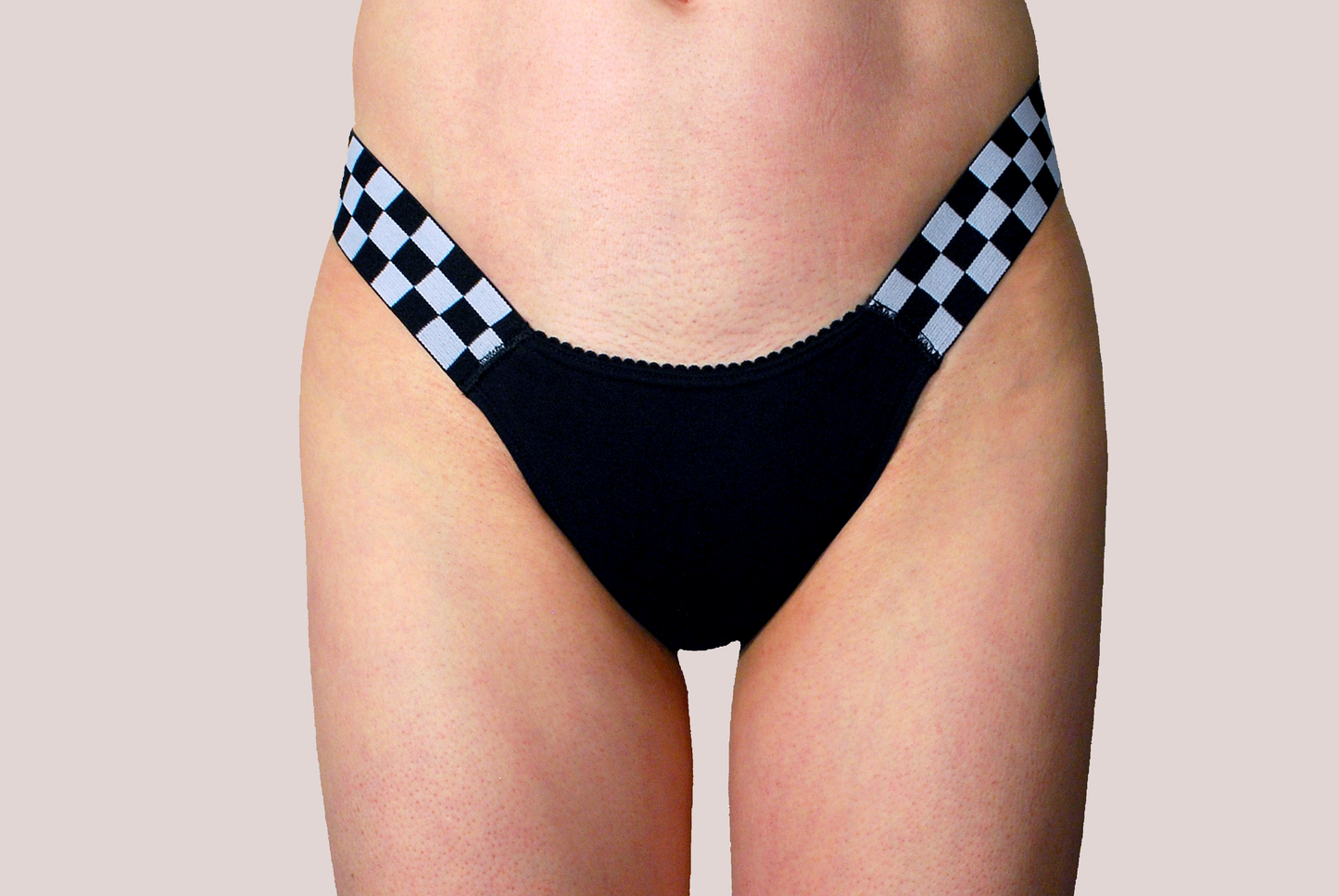 ESSENTIAL TUCK THONG / PIXEL PERFECT